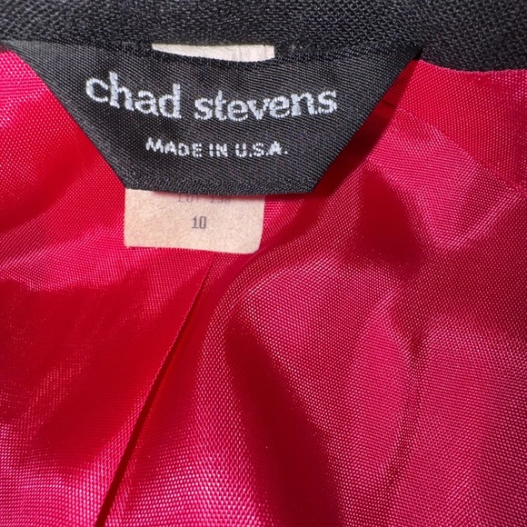 Vintage Pink and Black Structured Blazer with Tailored Pearl Button Design - Picture 7 of 8